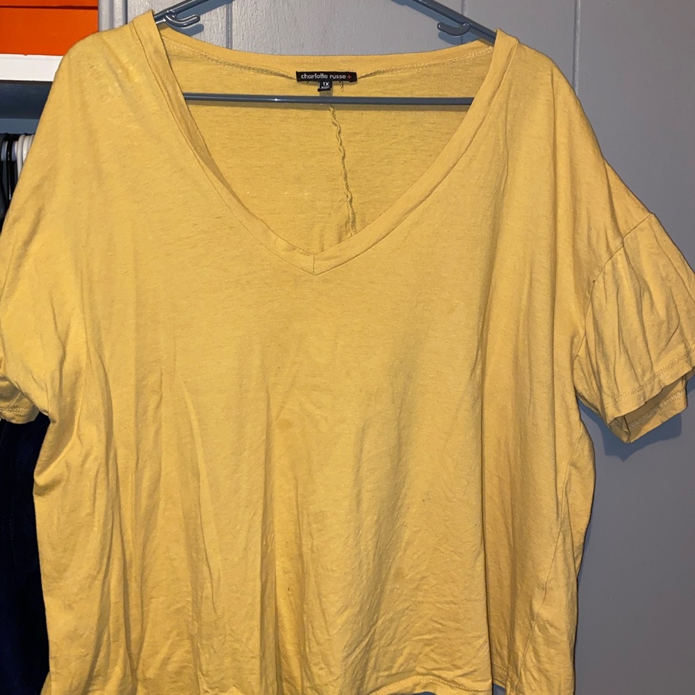 Yellow cropped t-shirt